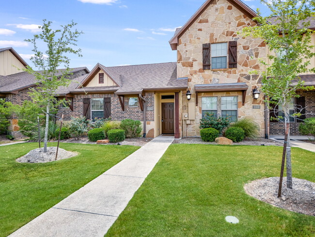 Building Photo - 3312 Airborne Ave