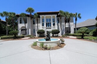 Building Photo - 2940 Pine Valley Dr
