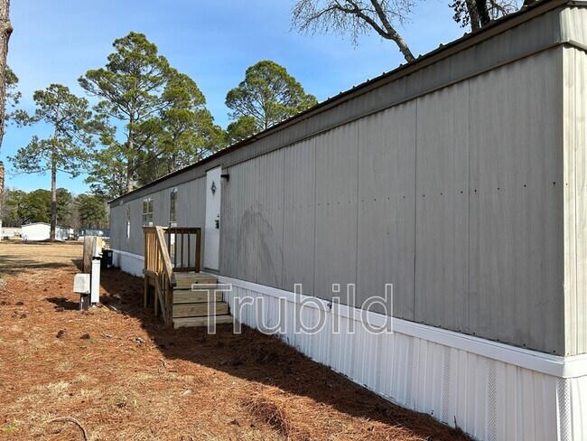 Foto del edificio - 72 Somerset Dr