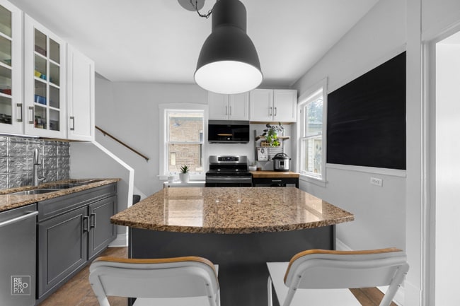 Building Photo - 1139 S Ridgeland Ave