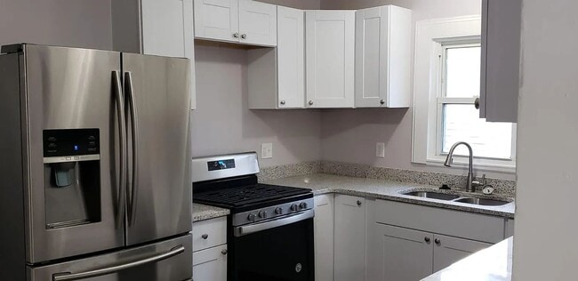 Building Photo - Beautiful 3-Bedroom Home in the Heart of Clawson