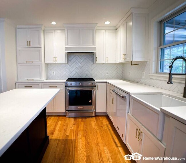 Foto del edificio - 1525 Cottage Ln