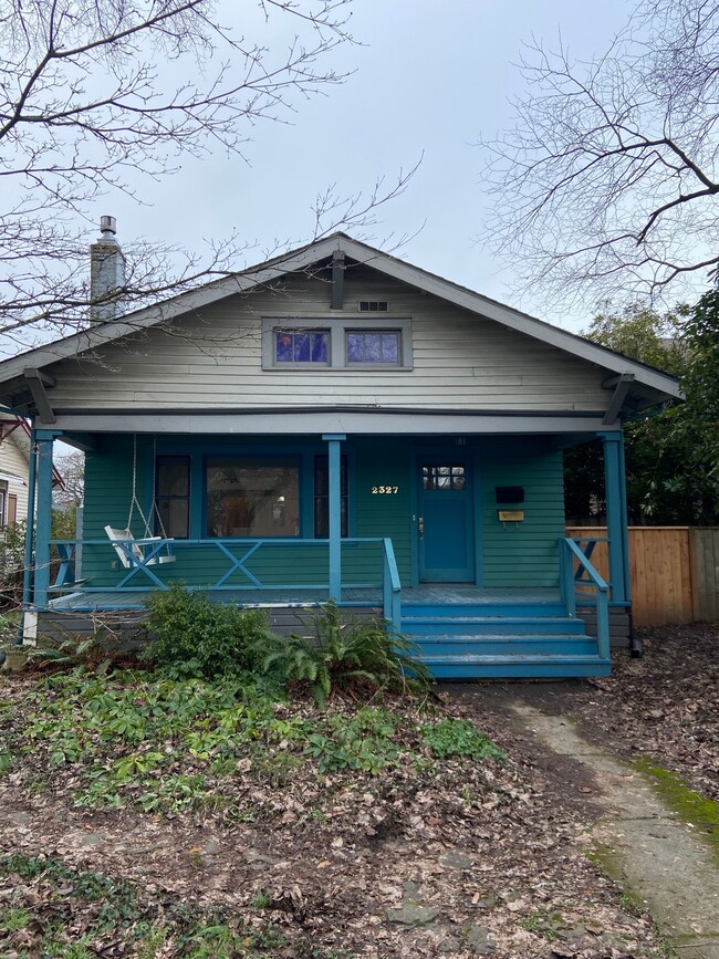 Building Photo - 2327 SE Elliott Avenue