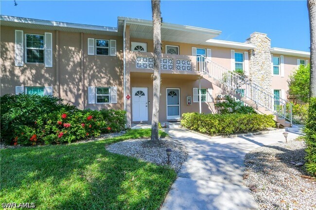 Foto del edificio - 221 Cypress Way E