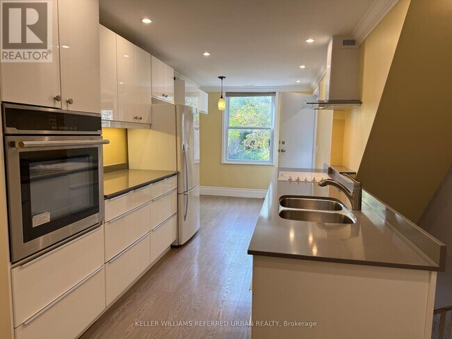 Photo du bâtiment - 1055 Craven Rd