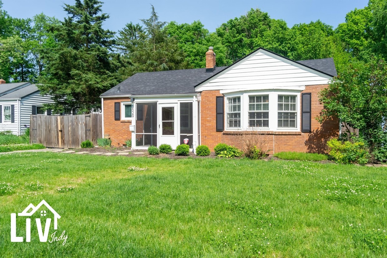 Primary Photo - 5529 Primrose Ave