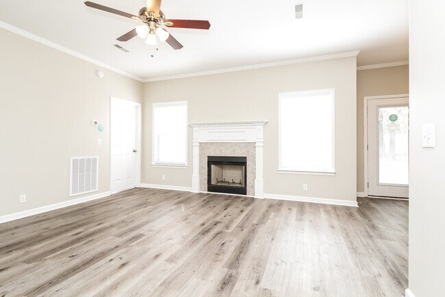 Building Photo - 723 General Barksdale Dr