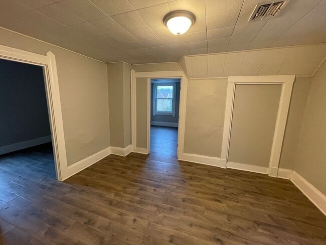 Building Photo - 2096 W 93