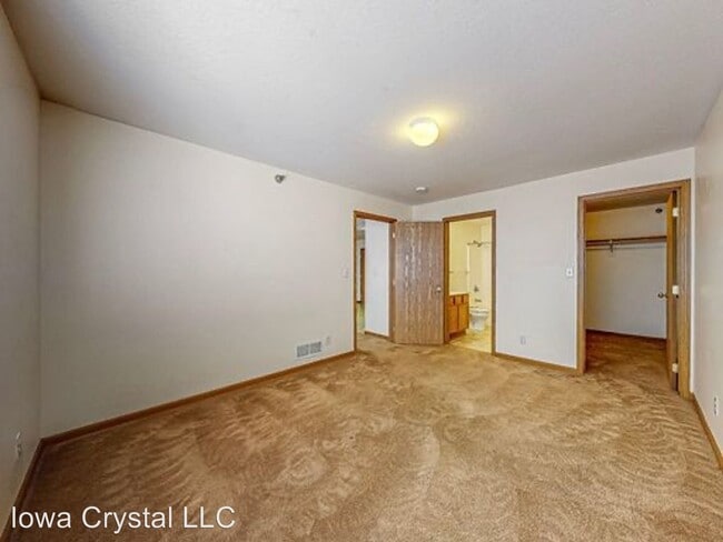 Building Photo - 219-227 Crystal St