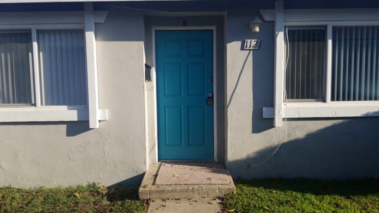 Primary Photo - 1121 Nicklett Ave