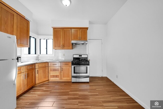 Building Photo - 23 Cayuga Ave