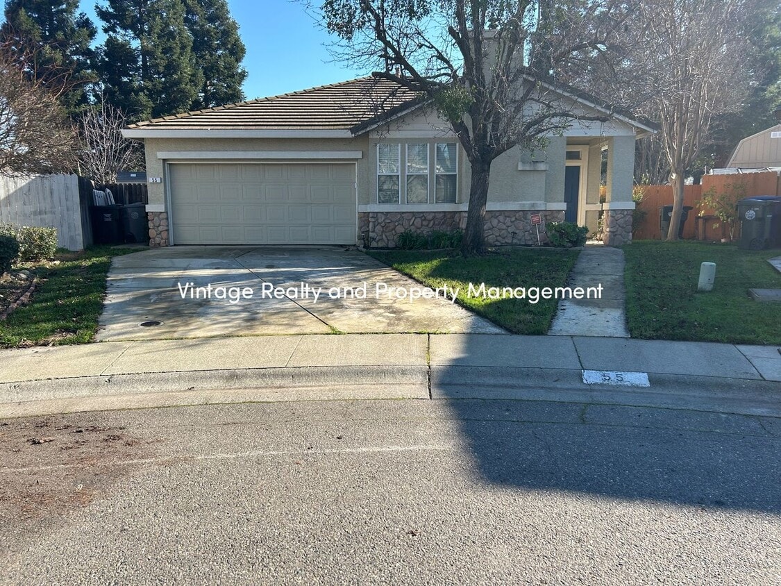 Charming Single-Story 3 Bedroom Home In South Natomas!!! - Charming Single-Story 3 Bedroom Home In South Natomas!!!