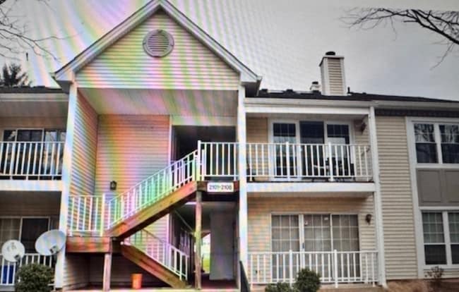 Building Photo - 2106 Doolittle Dr