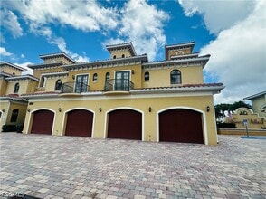 Building Photo - 4910 SW 17th Pl