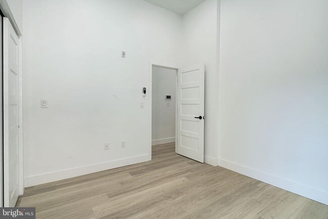 Building Photo - 2132 Pine St