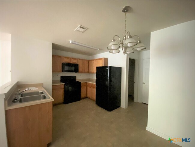 Building Photo - 401 S 42nd St