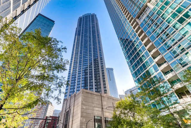 Foto principal - 512 N McClurg Ct