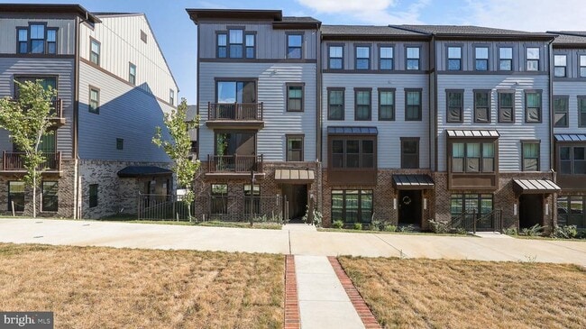 Building Photo - 17367 Harrison Rdg Dr