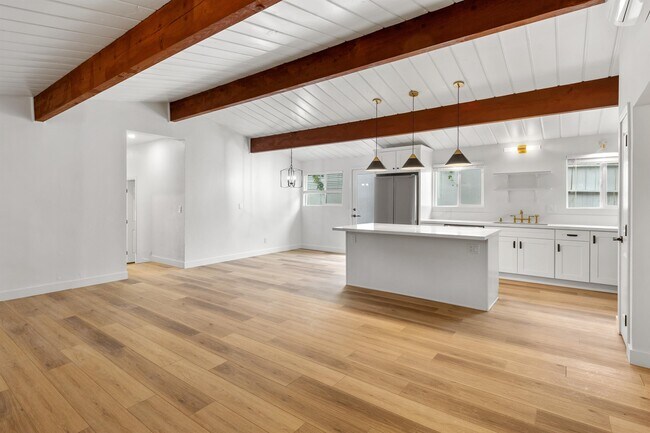 Building Photo - 5649 Baja Dr