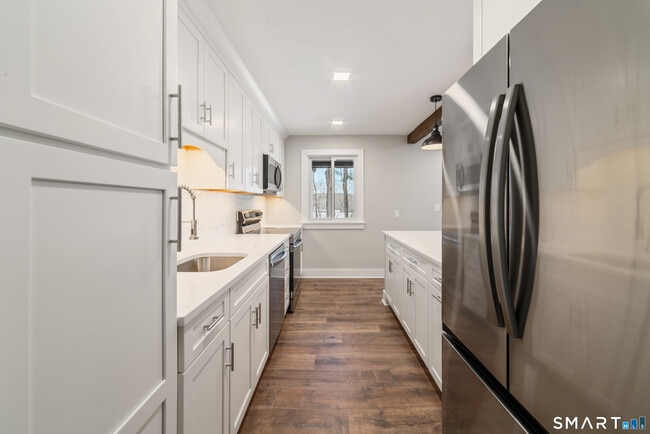 Building Photo - 304 Heritage Vlg