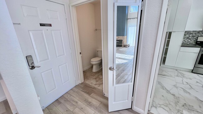 Building Photo - 5420 Sylmar Ave