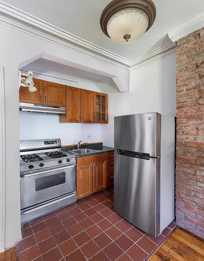 Building Photo - 44 Remsen St