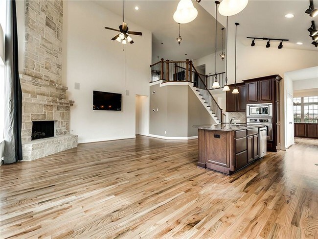 Foto del edificio - 15613 Sweetpine Ln