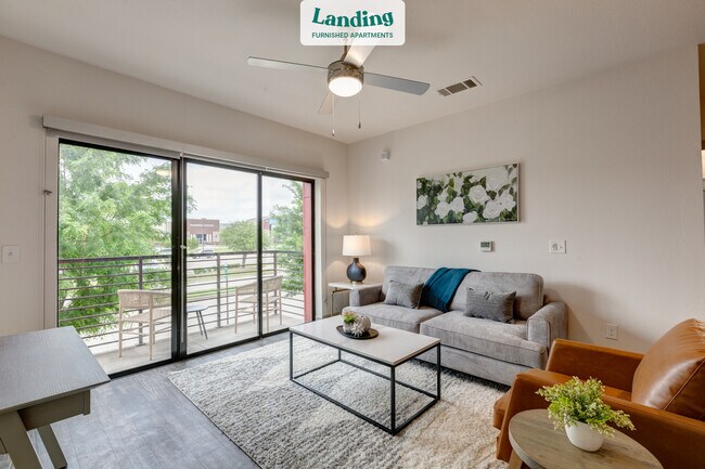 Foto del edificio - 3700 Mapleshade Ln