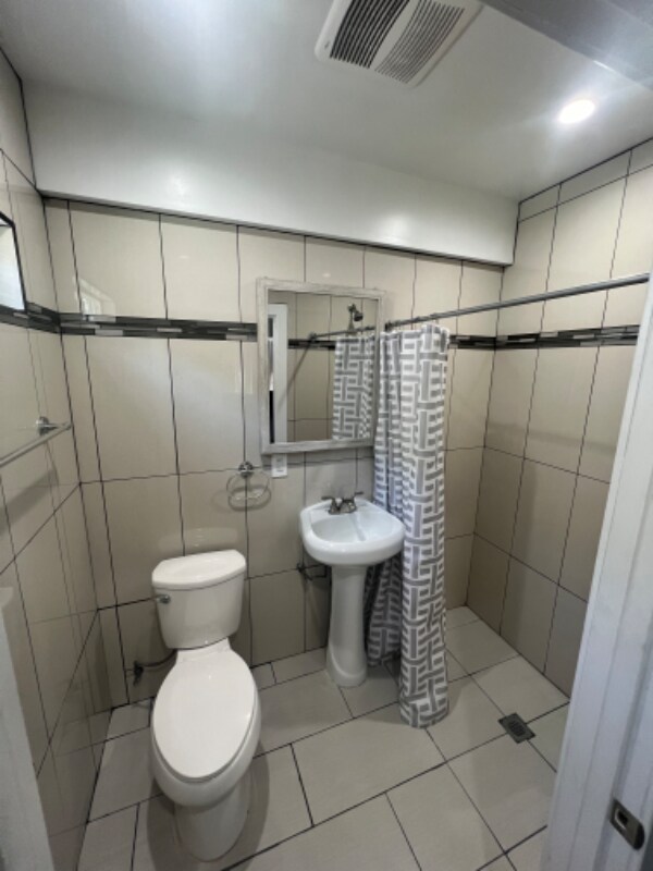 Foto del edificio - 14836 Archwood St