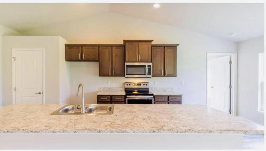 Building Photo - 357 SE Whitmore Dr