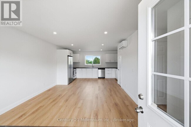 Photo du bâtiment - 9592 Beachwood Rd