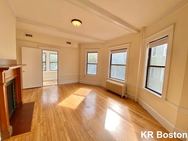 Building Photo - 11 Hamilton Rd