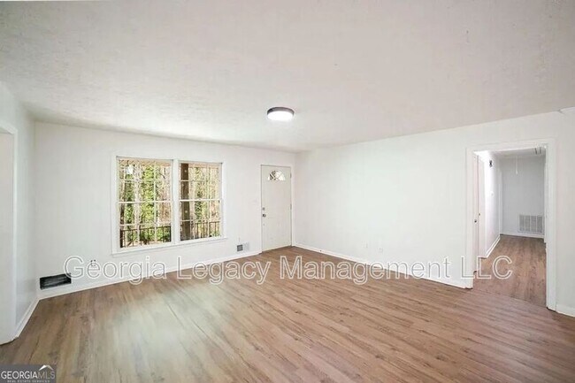 Building Photo - 325-1 Segrest Circle