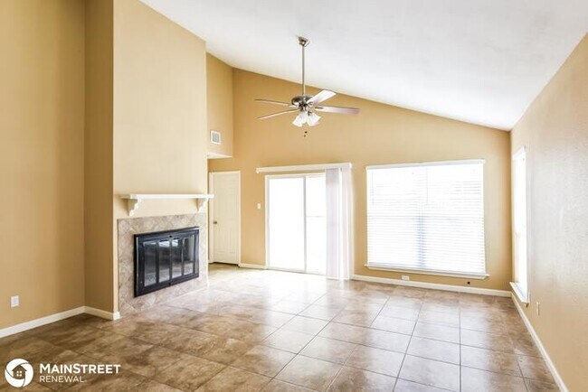 Building Photo - 6929 Trail Lk, San Antonio, TX 78244