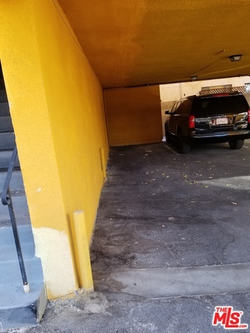 Foto del edificio - 952 N Hudson Ave