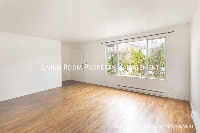 Foto del edificio - Perfectly Located Duplex with Private Back...