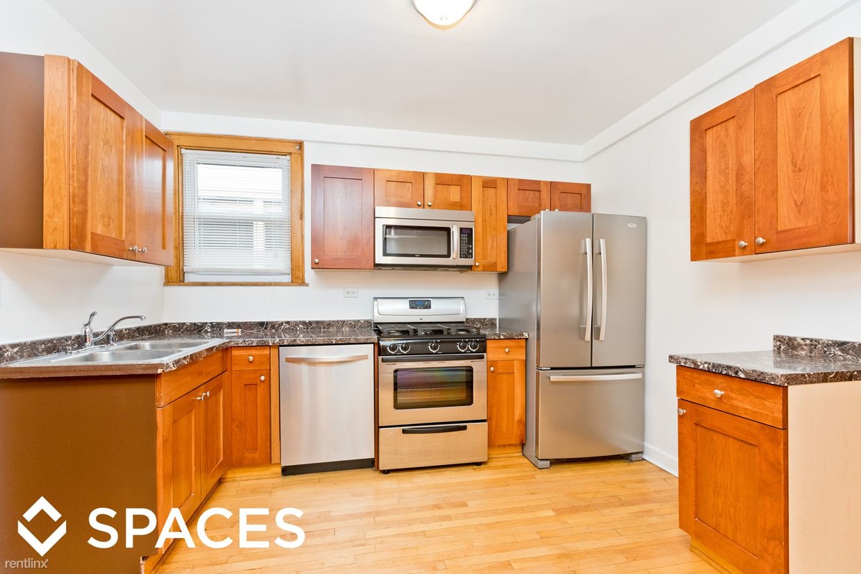 Primary Photo - 5805 W Cullom Ave