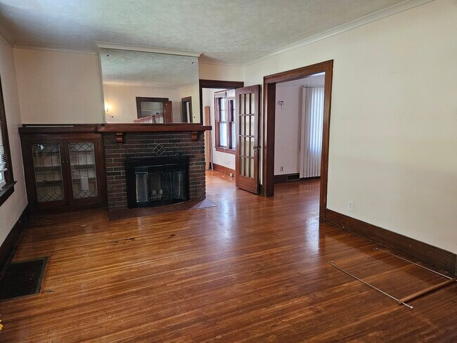 Living room - 182 Elmtree Rd