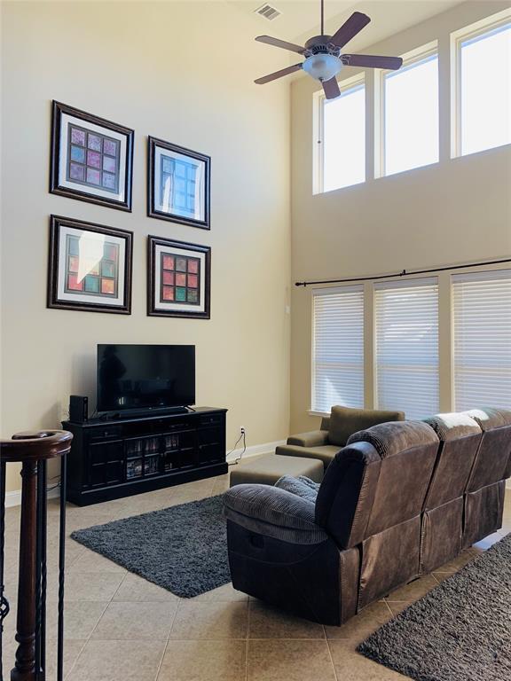 Foto del edificio - 6123 Northcrest Village Way