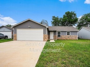 Building Photo - 416 S Cleburne Whitney Rd