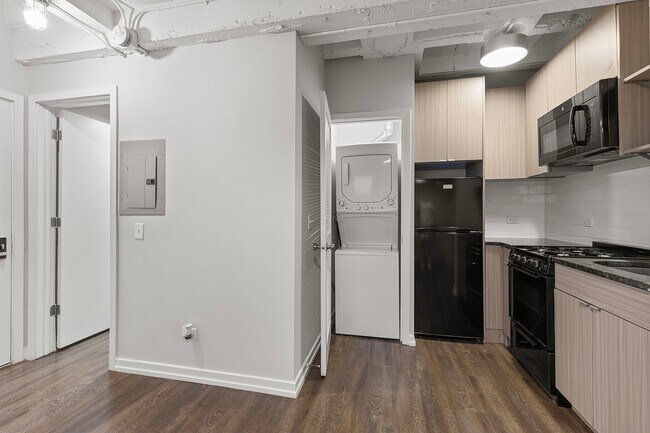 Foto del edificio - 5718 N Winthrop Ave