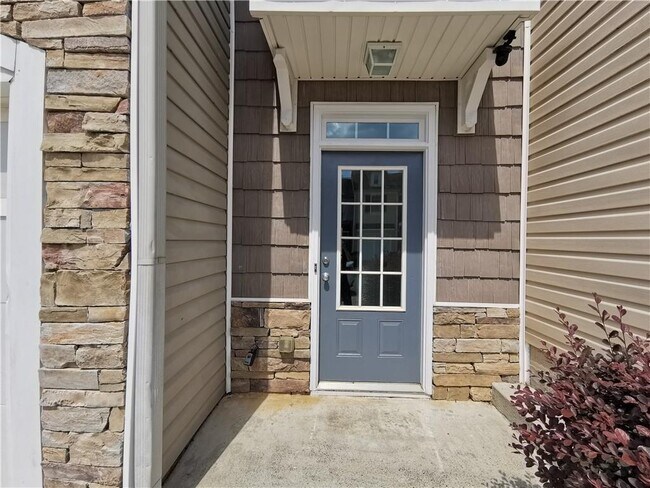 Building Photo - 2073 Executive Dr N