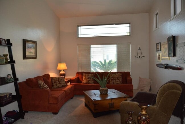 Foto del edificio - 519 W Douglas Ave