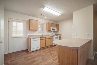 Building Photo - 1633 Cobblestone Ln