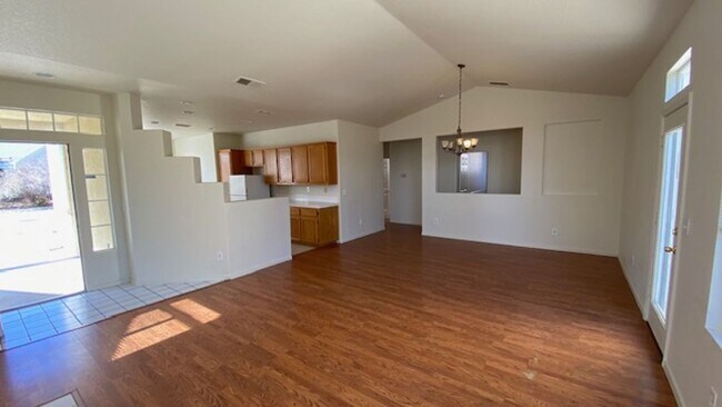 Foto del edificio - Rio Vista Single Story Home Available for Rent
