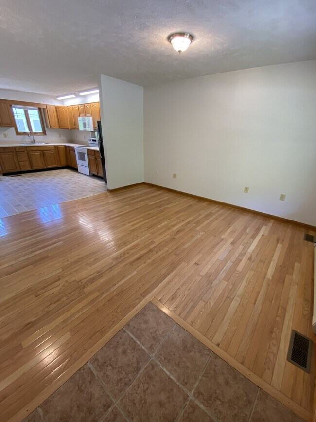 Foto del edificio - 3892 New Creek Hwy