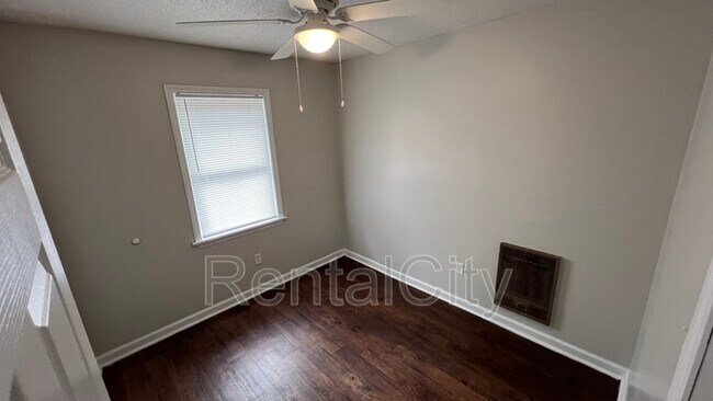 Building Photo - 23 Navy Cir