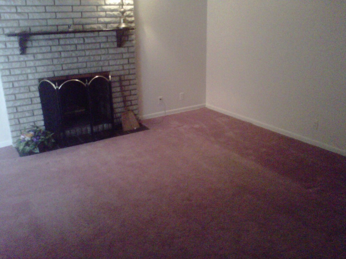 Primary Photo - 1215 Lillian Dr