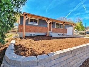 Building Photo - 2404 Monterey Rd
