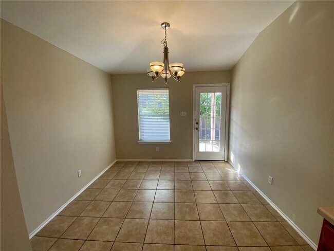 Building Photo - 111 Salado Dr